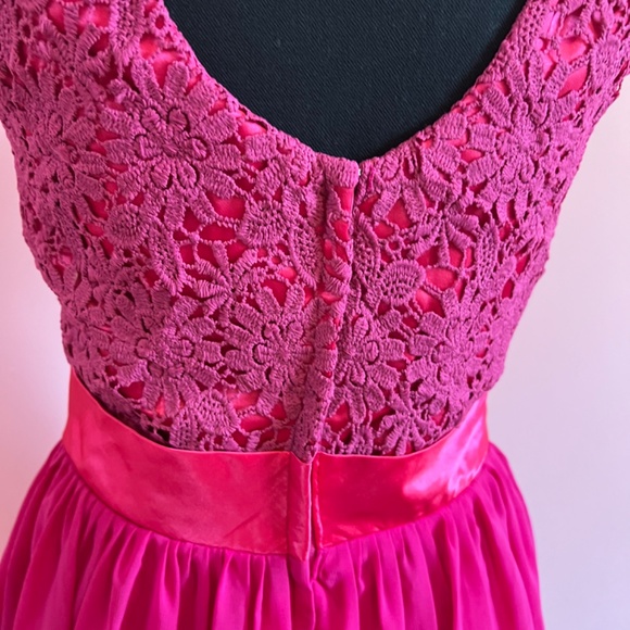 Dress - Picture 3 of 9